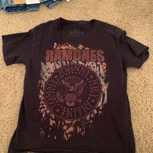 ramones band tee- no stains